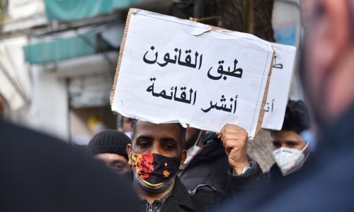 Teška ekonomska situacija: Bijesni prosvjednici u Tunisu blokirali ceste i palili gume