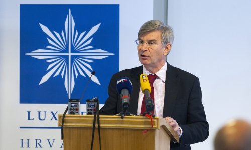 Preminuo hrvatski veleposlanik u Parizu Filip Vučak