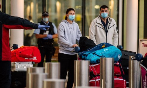 Neviđena drama u Australiji postaje sve gora; broj zaraženih igrača se povećao, a zbog pravila u karanteni  svi su ogorčeni