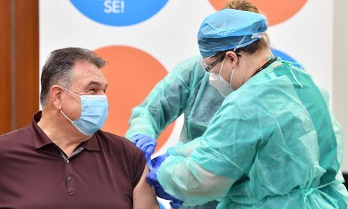 [FOTO/VIDEO] Čačić nakon cijepljenja: Bez ikakve potrebe i želje da bilo što uljepšavam, cijepite se, minimalne su nuspojave