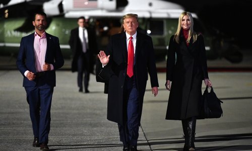 Posljednje odluke pred odlazak: Trump pomilovao bivšeg savjetnika Stevea Bannona i naredio deklasifikaciju dokumenata o FBI-evoj istrazi