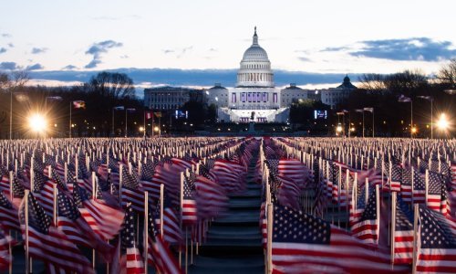[FOTO] Nesvakidašnji prizor: Umjesto desetaka tisuća ljudi, na poprištu inauguracije posadili - polje američkih zastava