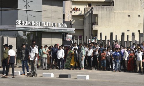 Najmanje petero poginulih u požaru u indijskoj tvornici cjepiva protiv covida-19