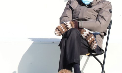 Učiteljica pronašla proizvođača koji će proizvesti tisuće Bernijevih rukavica