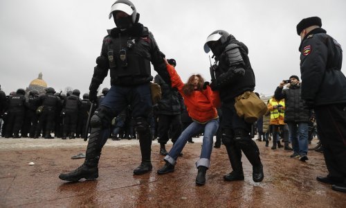 Tisuće uhićene na prosvjedima za Navaljnog, stižu li Rusiji sankcije?