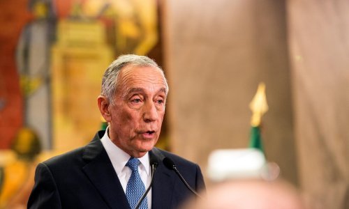 U jeku epidemije: Portugalci biraju predsjednika, prema anketama očekuje se pobjeda Rebela de Souse