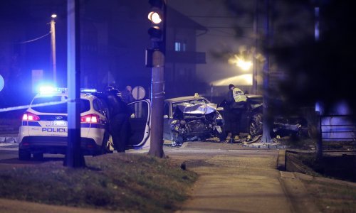 [FOTO] Sudar dva osobna automobila u Sesvetama, jedna osoba poginula