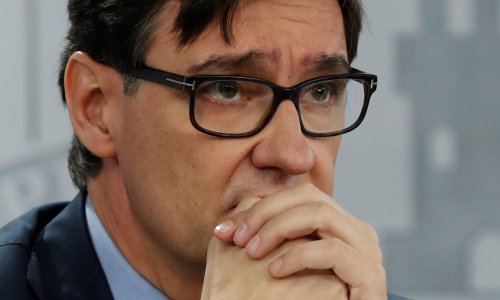 Španjolski ministar zdravstva odstupio zbog kandidature na izborima u Kataloniji