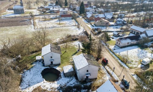 U Mečenčanima se otvorila osamdeset i deveta vrtača, sada je počela izbijati i voda iz zemlje