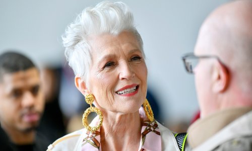 Majka Elona Muska oduševila mladenačkim stajlingom na pruge