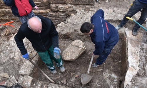 Veliko arheološko otkriće u Puli: Prvi put nakon Drugog svjetskog rata iskopan kameni ljudski torzo