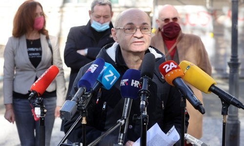 [VIDEO/FOTO] Udruga Franak: Nakon odluke Ustavnog suda svi oštećeni mogu tužiti banke. Ako su imali kredit od milijun kuna mogu dobiti od 500.000 do 800.000 kuna