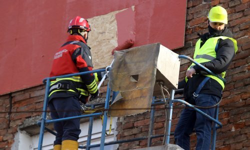 Zabatni zid zakrpaj pločama i preboji u ciglu: Stanari zgrade u centru Zagreba u čudu zbog načina na koji im obnavljaju zgradu nakon potresa. Slučaj nije izoliran