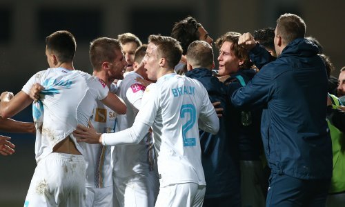 [VIDEO/FOTO] Incident nakon pobjede Rijeke u dramatičnom preokretu: predstavnik Lokomotive udario i hvatao za vrat igrača Rijeke?