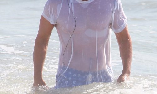 Zgodni 51-godišnji glumac izgleda kao mladić