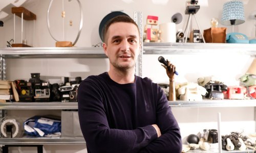 [FOTO] Mislili ste baciti stari telefon, glačalo ili fotoaparat koji više ne radi? Dvaput ćete razmisliti o tome kada vidite kakva čuda od njih može napraviti mladi Zagrepčanin Milan Krković