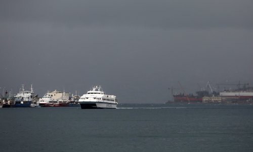 Vjetar prekinuo pomorski promet; katamarani, trajekti i brodovi ne voze, metereolozi upozoravaju: Budite pripravni na olujne brzine vjetra s visokim valovima