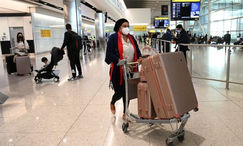 UK: Putnici iz visokorizičnih zemalja od danas moraju u hotelsku karantenu