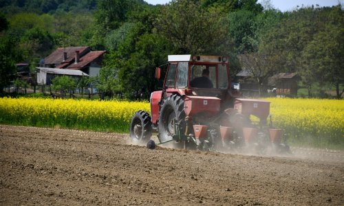 Inicijativa 'Sjeme je naše ljudsko pravo' traži odgodu donošenja Zakona o sjemenu