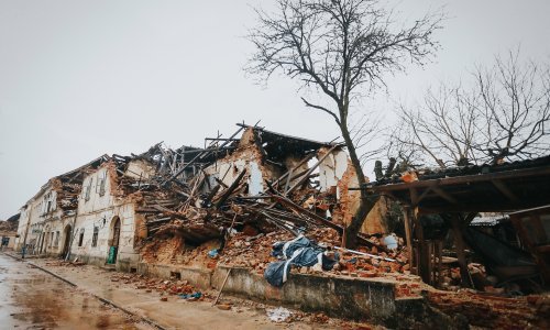 Grad bez knjižnice nije grad pa je tako petrinjska knjižnica ponovno otvorila svoja vrata