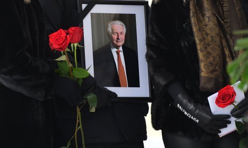 [FOTO/VIDEO] U Varaždinu pokopan direktor Vindije Dragutin Drk