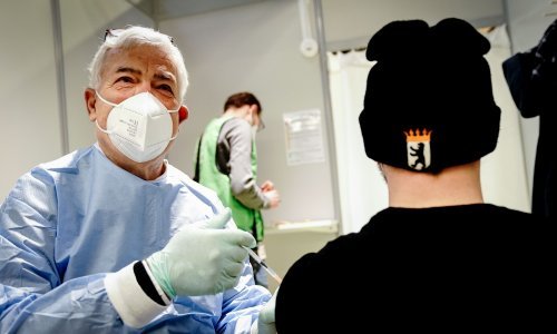 Objavljen protokol: Moguće je cijepiti i mlađe osobe, a sve je na procijeni liječnika obiteljske medicine