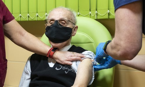 Mađarska prva u EU počela cijepiti ruskim cjepivom Sputnjik V