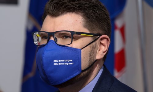 Grbin pozvao državne institucije da istraže slučajeve cijepljenja preko reda