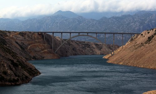 Zbog olujnog vjetra A1 zatvorena između Sv. Roka i Posedarja