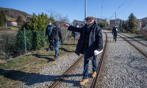 Vlasnik zemljišta u Gračanima nakratko blokirao tramvajsku prugu