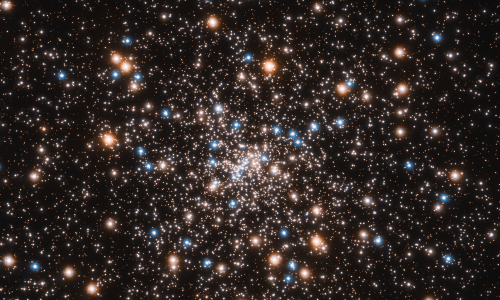 Hubble nastavlja oduševljavati: Astronomi po prvi put snimili roj malih crnih rupa