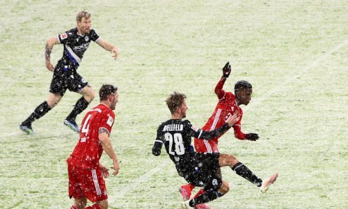 [FOTO] Po jakom snijegu odigrana luda utakmica u Münchenu; Arminiji kod Bayerna to nije uspjelo od 1985.