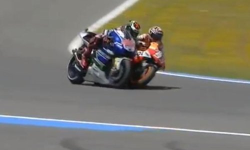 Ni Valentino Rossi nije izvodio ovakve stvari na stazi!