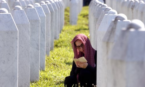Bivši Mladićev časnik optužen za genocid u Srebrenici