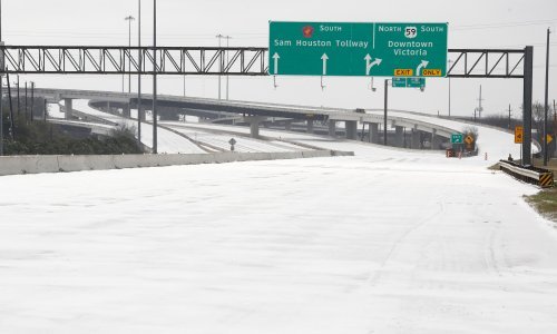 U ledenoj teksaškoj oluji milijuni bez struje, preko 20 mrtvih
