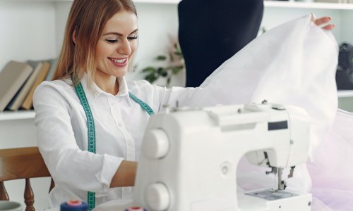 Ove godine sama dizajniraj svoje komade na SINGER šivaćoj mašini