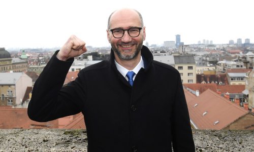 [FOTO/VIDEO] Klisović predstavio kandidaturu za gradonačelnika Zagreba: 'Neću šetati gradom i onda zvati da se pokrpaju rupe. Tako se ne vodi grad'