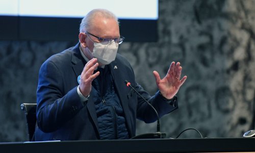 [FOTO] Na još jednoj maratonskoj konferenciji za medije zaiskrilo oko antigenskih testova, Božinović govorio o popuštanju mjera i napetostima s Rijekom i Istrom