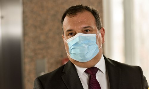 Beroš otkrio kako će izgledati popuštanje mjera: Neće se svima isplatiti otvaranje