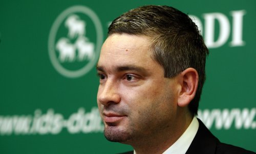 Miletić: Mlade u treba naoružati znanjem, a ne puškama