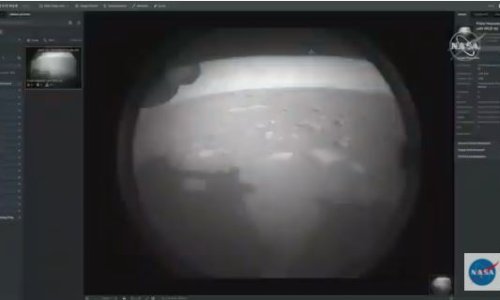 NASA-in rover uspješno sletio na Marsov krater koji je dobio ime po selu u BiH; ovo je prva fotografija koju je poslao s crvenog planeta