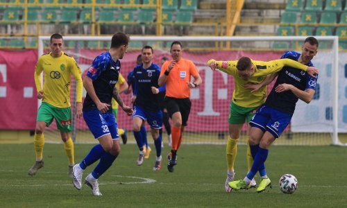 [FOTO/VIDEO] Dramatična utakmica u Puli; Istra 1961 imala penal i igrača više preko pola sata, ali na kraju je u zadnjim minutama pobijedio Varaždin
