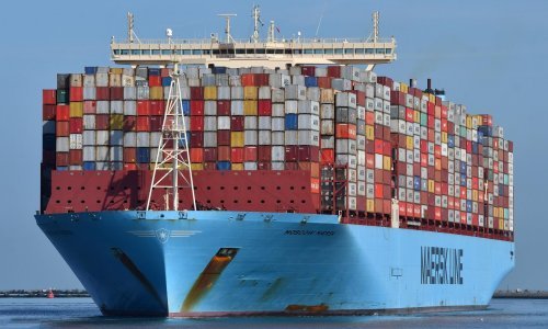 Brodske grdosije: U mjesec dana Maerskovi brodovi izgubili više od 1000 kontejnera, popadali su u more