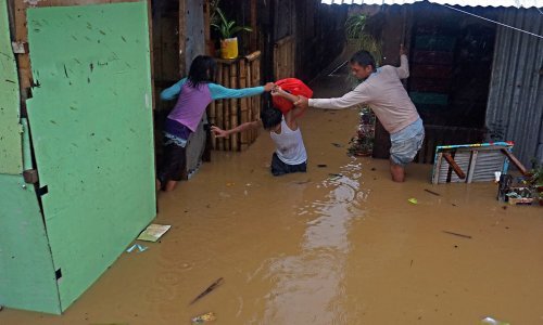 Drama na Filipinima: Pred tropskom olujom u skloništa pobjeglo više od 5000 stanovnika