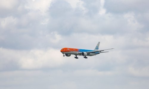 Dijelovi Boeinga 777 padali iznad Denvera, Japan obustavio upotrebu, Amerika ide u inspekciju