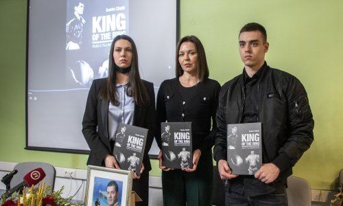 U Splitu je predstavljena knjiga o sportskim uspjesima Branka Cikatića; legendarni je Hrvatski tigar bio prvi osvajač K-1 turnira...
