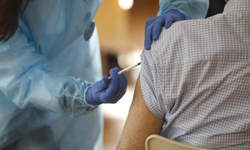 Cjepiva sprečavaju bolest kod pojedinaca, no zaustavljaju li i epidemiju? Oglasili su se i stručnjaci