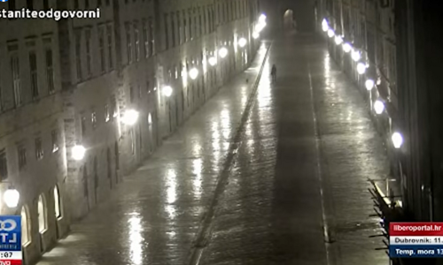[VIDEO] Kamera zabilježila potres u Dubrovniku; pogledajte kako se tresao Stradun