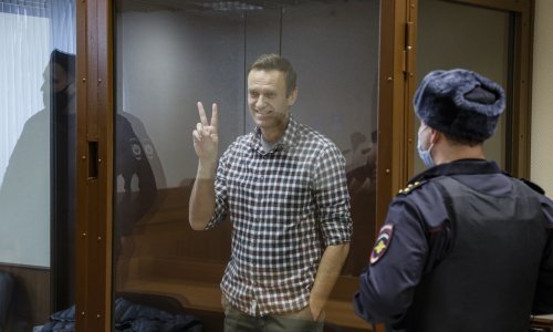 Navaljni premješten u kaznenu koloniju od Moskve udaljenu 200 kilometara, Kalašnjikov tvrdi da mu ne prijeti opasnost