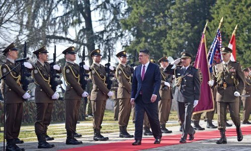 Milanović: Naša zemlja svaki puta kada malo uhvati daha, energije i krene naprijed, nešto nas povuče natrag. Novi početak je lijepa stvar, ali mi smo ih imali previše